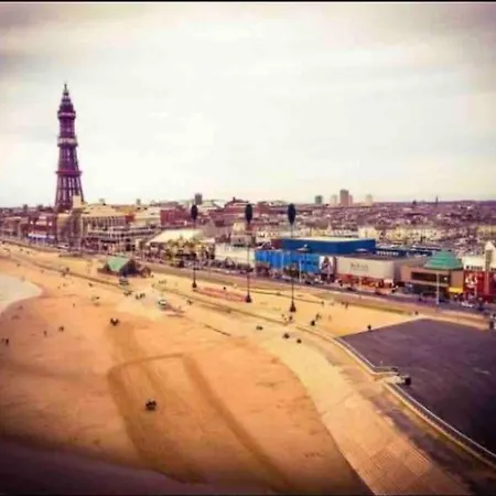 Spacious Family Home Minutes From The Beach Blackpool Esterno foto