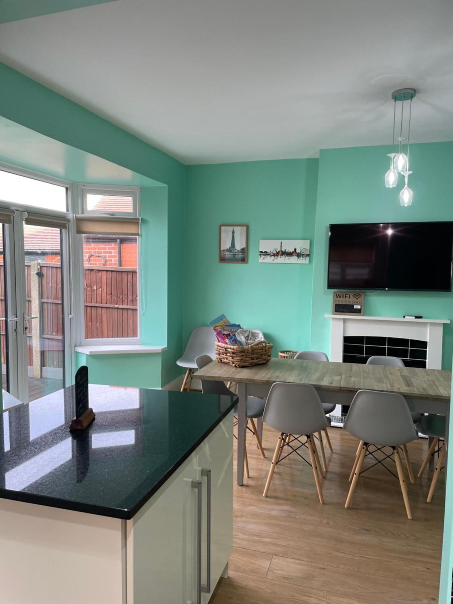 Spacious Family Minutes From The