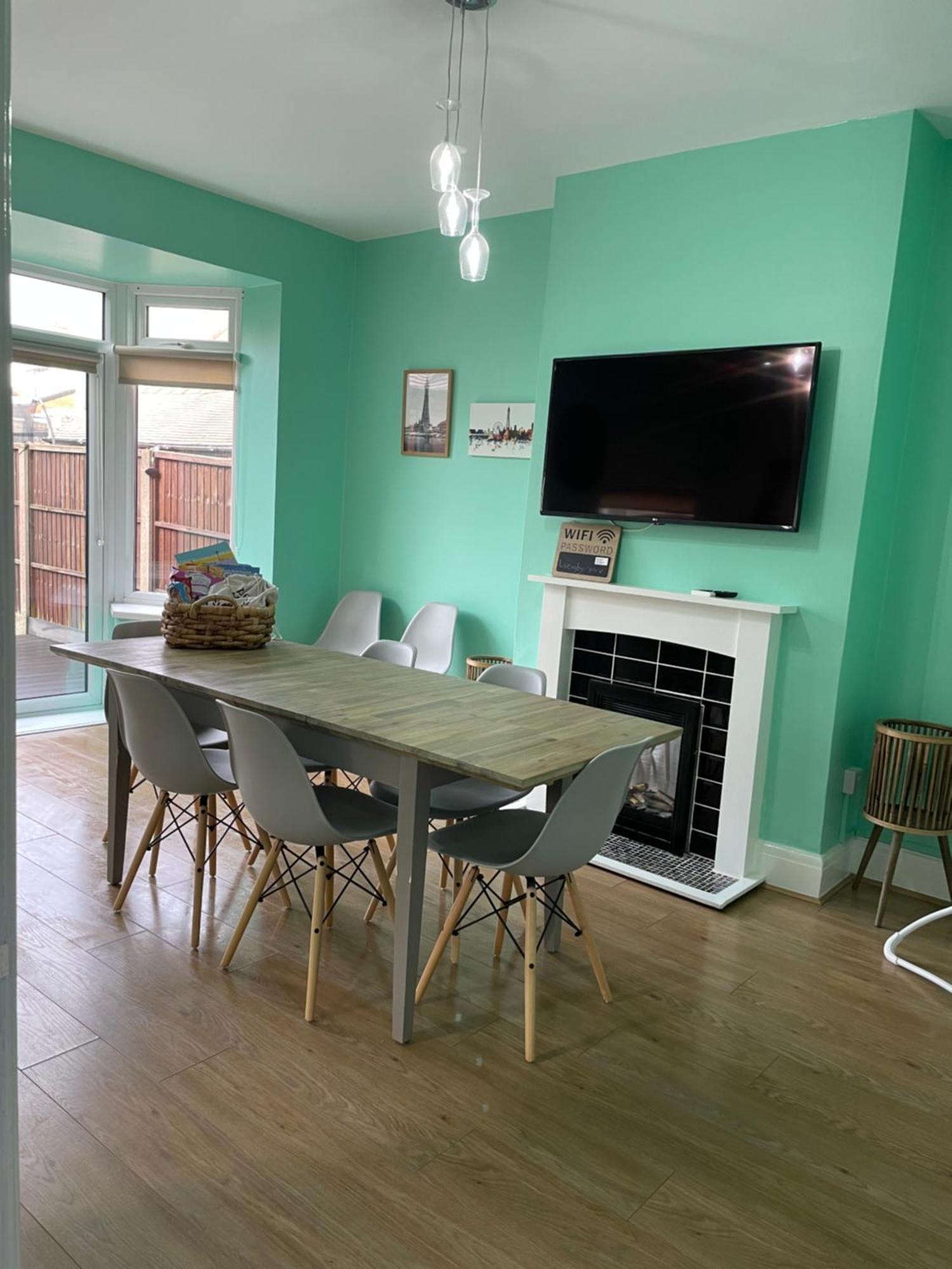 Casa vacanze Spacious Family Minutes From The *